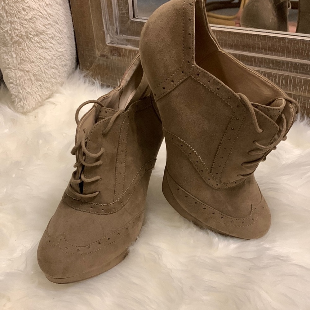 Tan lace up brogue heels